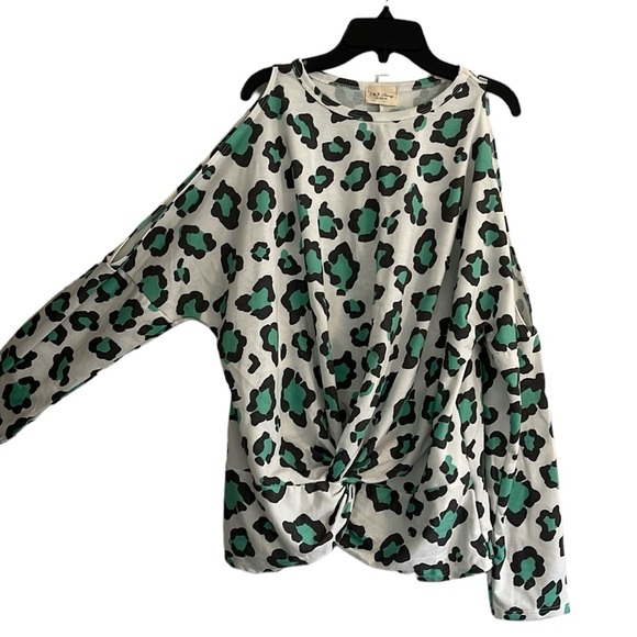 Women’s Long Sleeve Shoulder Cut Out - Picture 1 of 3